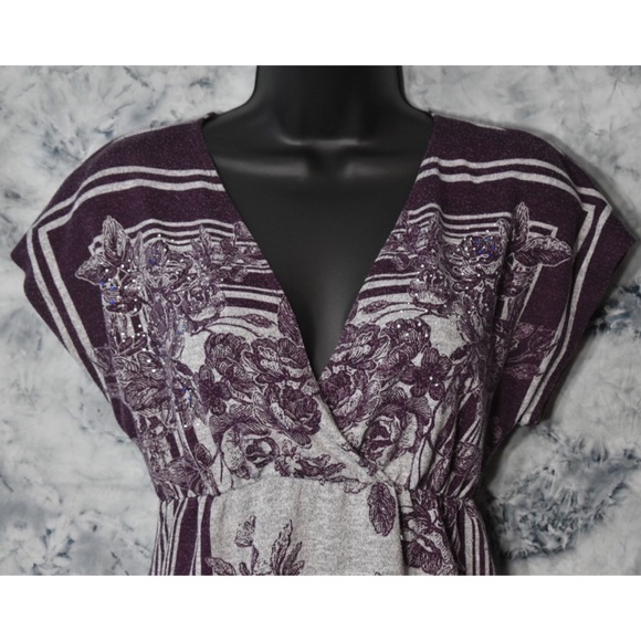 Floral Deep V-Neck Blouse - Picture 3 of 7